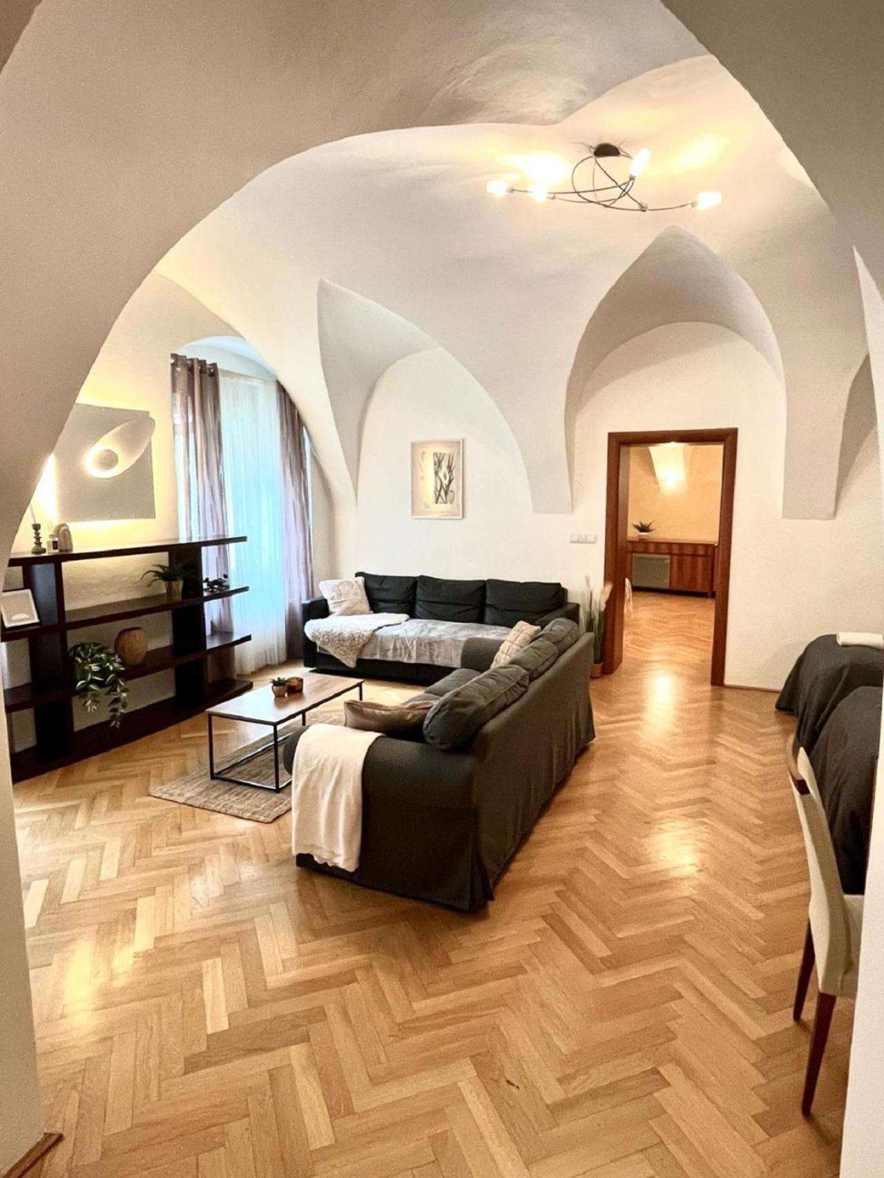 Apartment Sophie - Old Town Bratislava Exterior foto