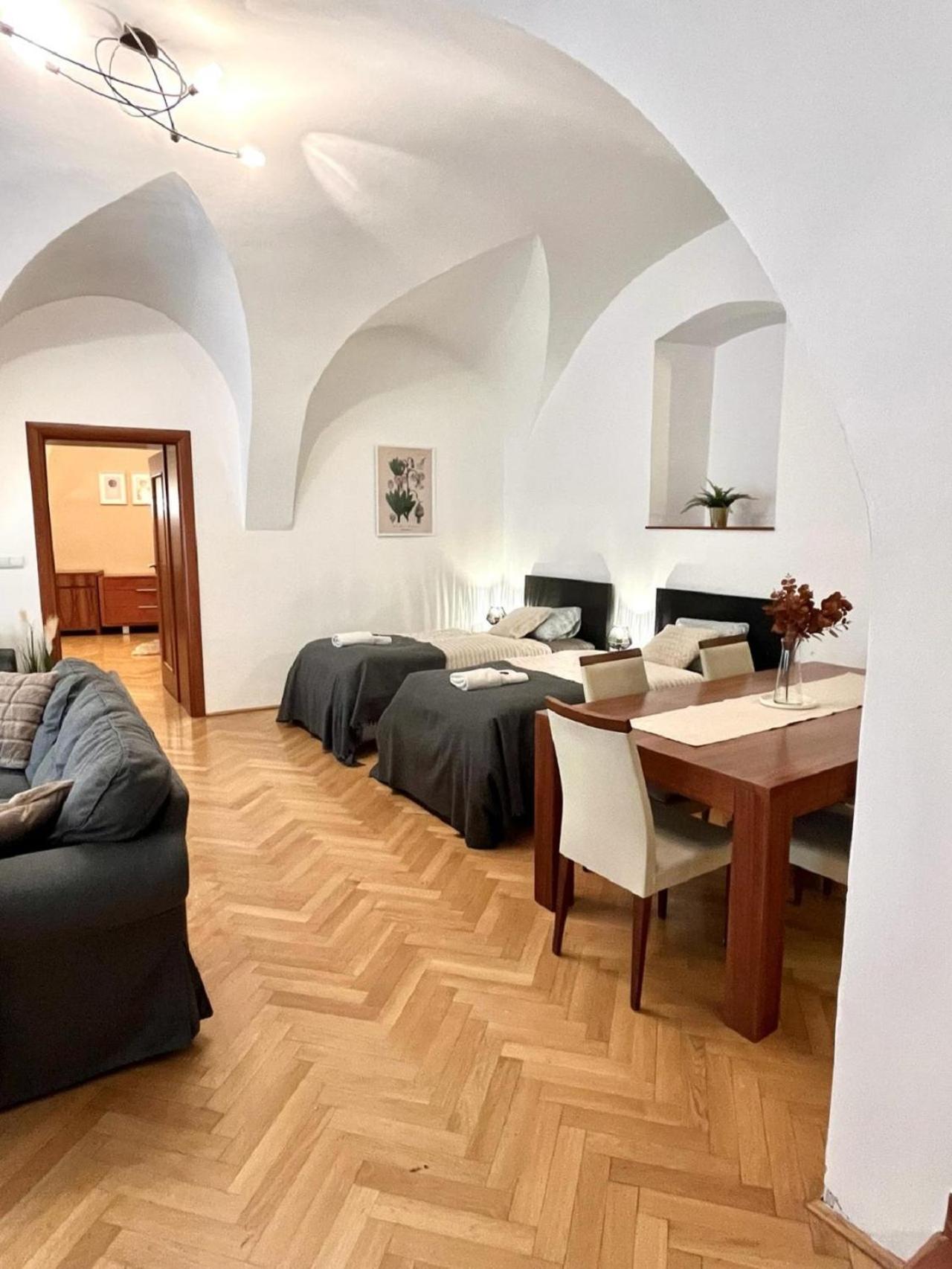 Apartment Sophie - Old Town Bratislava Exterior foto