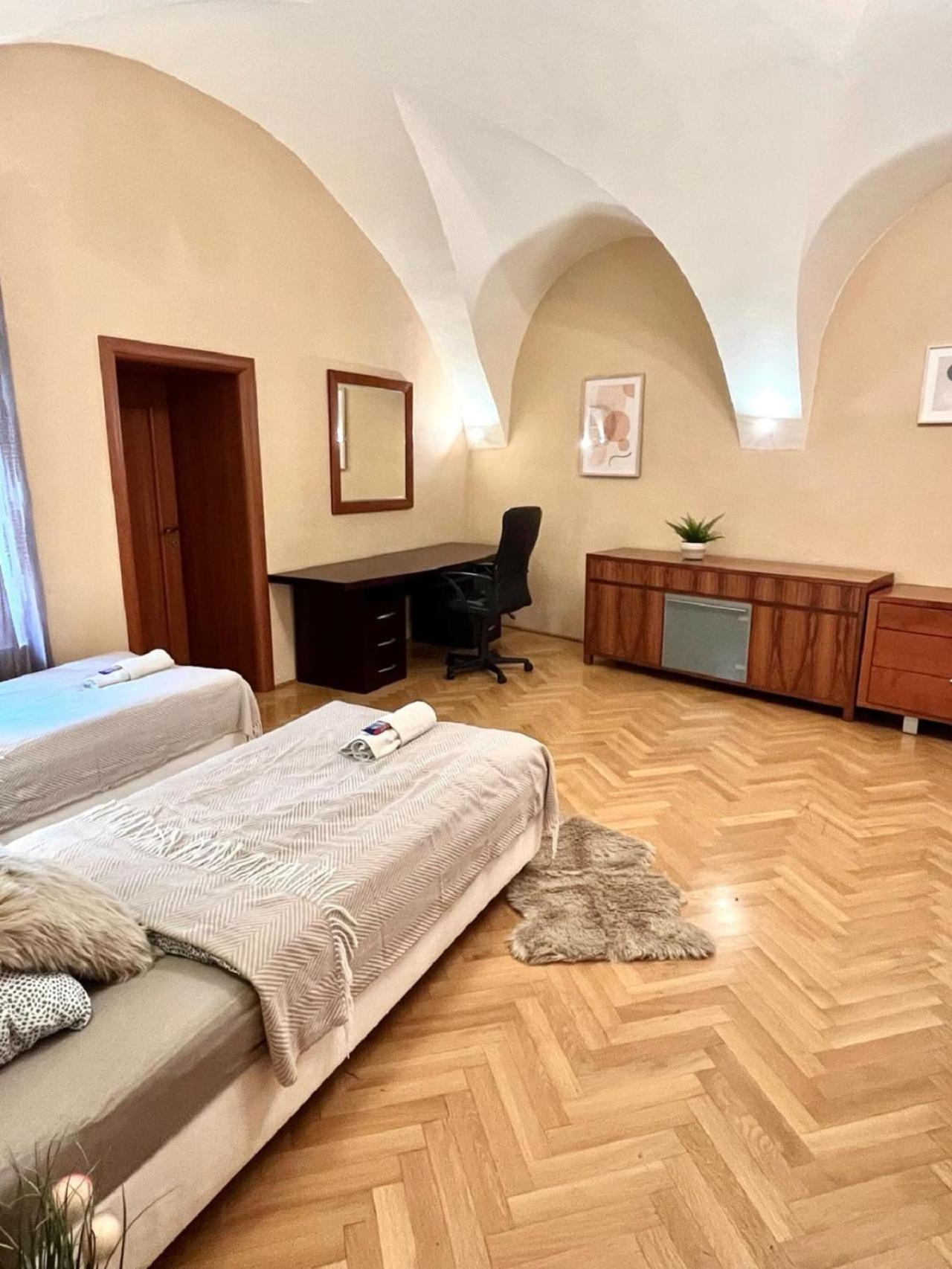 Apartment Sophie - Old Town Bratislava Exterior foto
