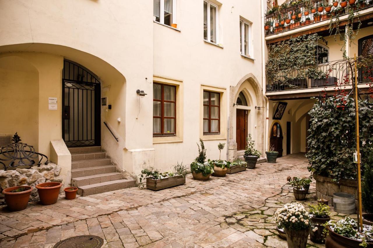 Apartment Sophie - Old Town Bratislava Exterior foto